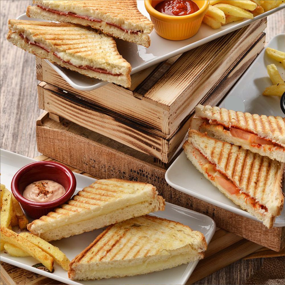 DİVAN KARIŞIK TOST